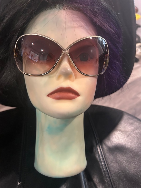 Steve Madden Accessories - Steve Madden Oversized Brown Gradient Sunglasses with Gold Trim